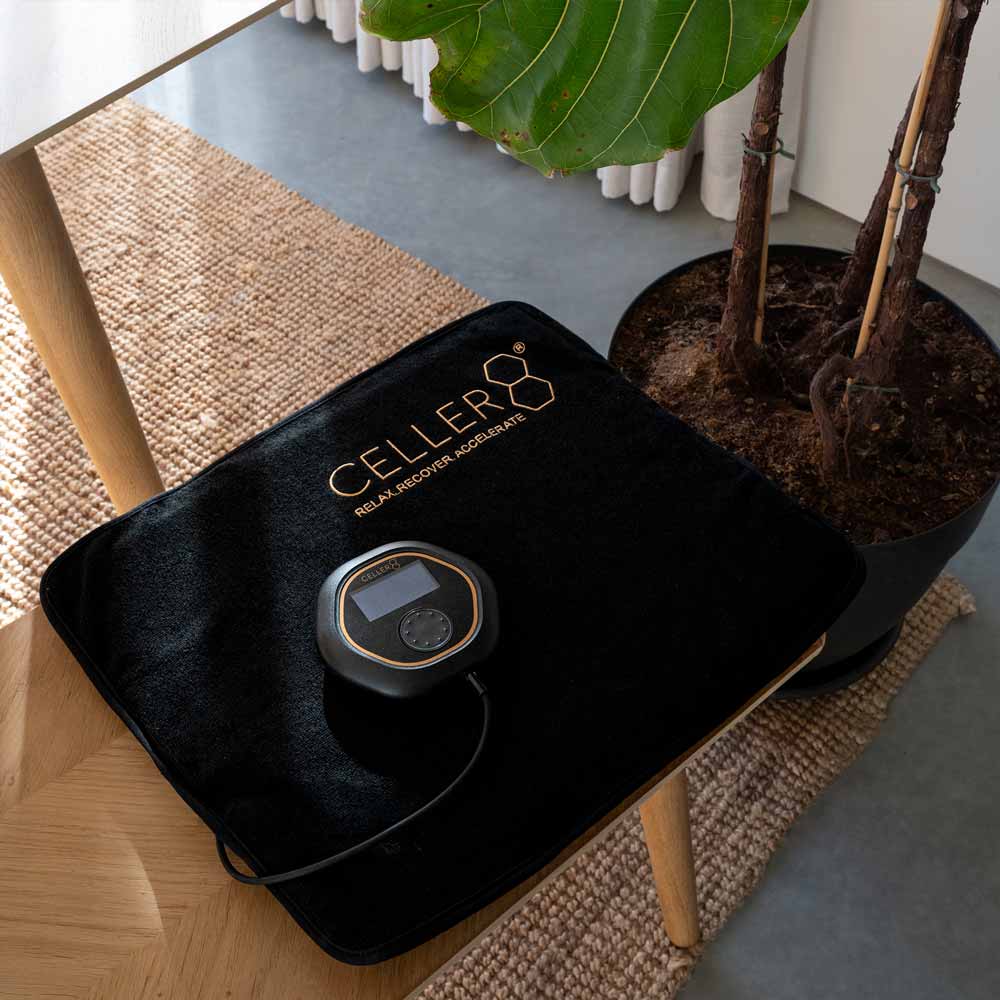 CELLER8 mini mat on bench