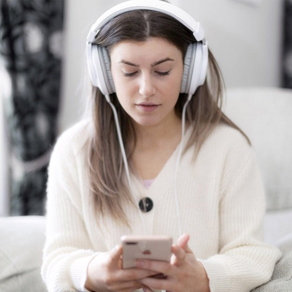 Women using Cleanhearing Sono